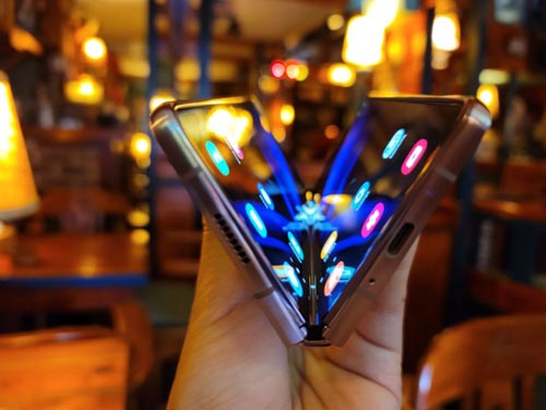Samsung Galaxy Z Fold 2